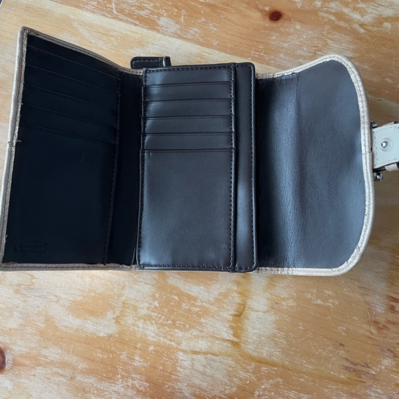 COACH gold leather wallet - Picture 4 of 6